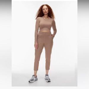 Aritzia Babaton Weekender Pant